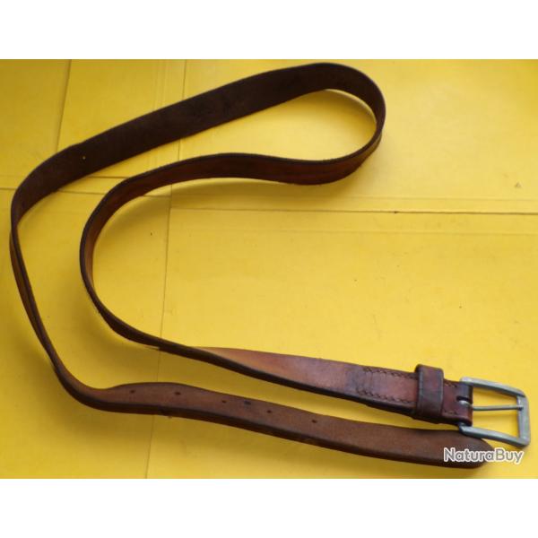 CEINTURE EN CUIR DE TYPE ARMEE DE L'AIR FRANCAISE , AVEC TAMPON , TAILLE T3 SOIT LONGUEUR TOTALE 115