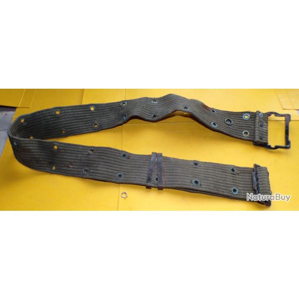 CEINTURON ABIME EN TISSU DE L'ARMEE FRANCAISE , LONGUEUR 100 CM  VENDU DANS L' ETAT TRES MOYEN  VOIR