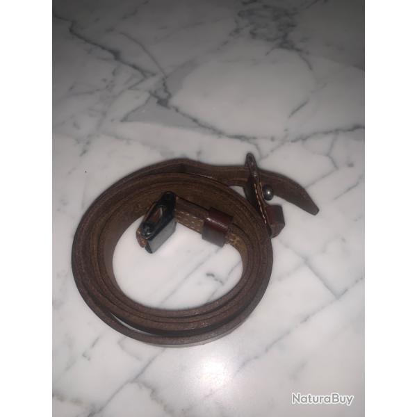 Belle bretelle type K98 . Etat superbe.