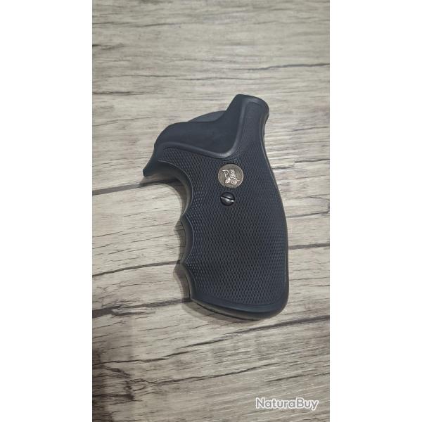 Grip Pachmayr Decelerator pour Smith et Wesson carcasse N square butt
