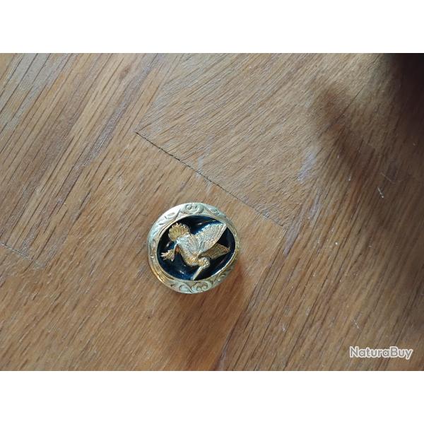 Attache foulard plaqu� or b�casse