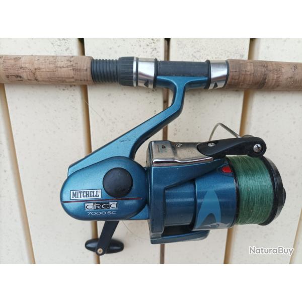 Lot A de 5 cannes � p�che et moulinets garnis