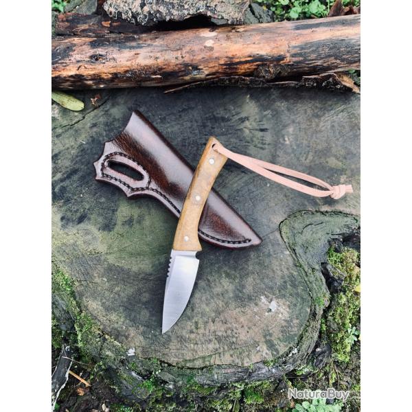 couteau d'artisan � d�pecer " skinner " lame 80crv2 manche loupe d'acacia