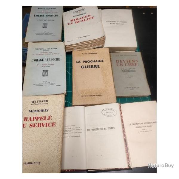Lot de 9 livres militaires, (3)