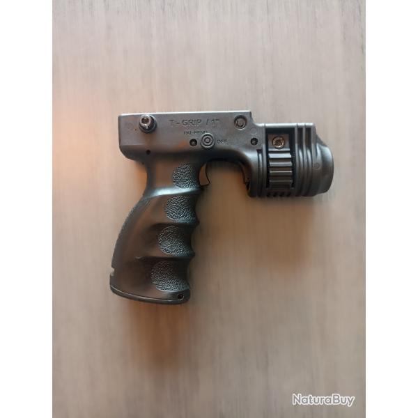 Poign�e avant avec support pour lampe tactique FAB Defense T GRIP