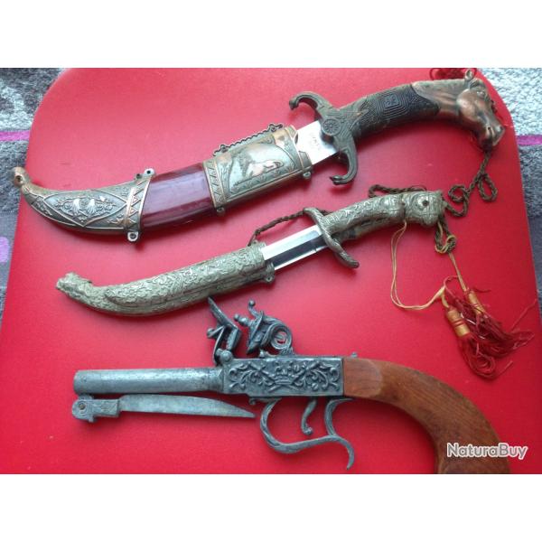 Lot Piraterie d�coration Pistolet silex Couteaux