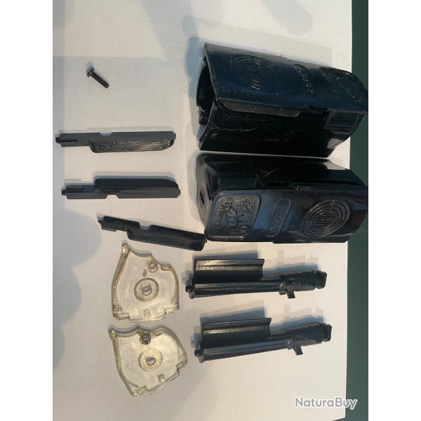 Deux chargeurs escargot STEYR-MANNLICHER 9.3/62 pour pi�ces