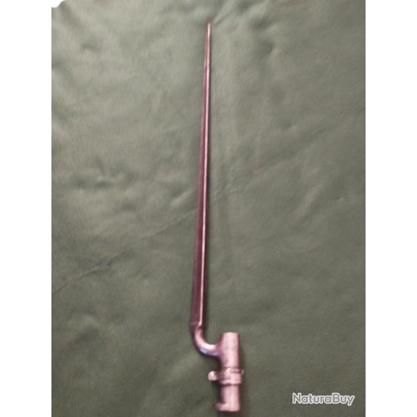 Bayonnette pour fusil Snider Enfield Trois bandes � douille ( Socket Bayonet) 1853 .