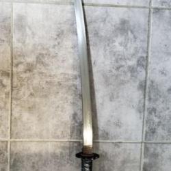 Puissant katana japonais, acier tri&eacute;, incassable, tranchant hors paire