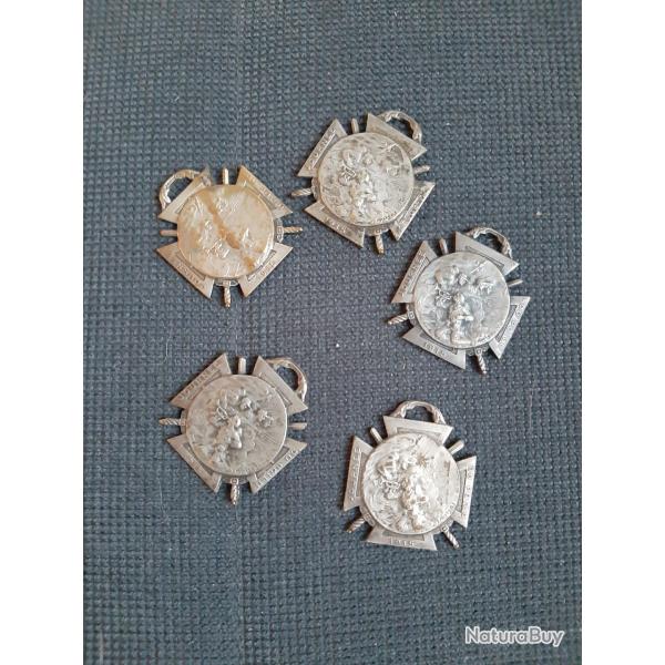 Lot de croix journ�e du poilu Guerre de 14-18 - M�dailles de soutien � l'effort de guerre.