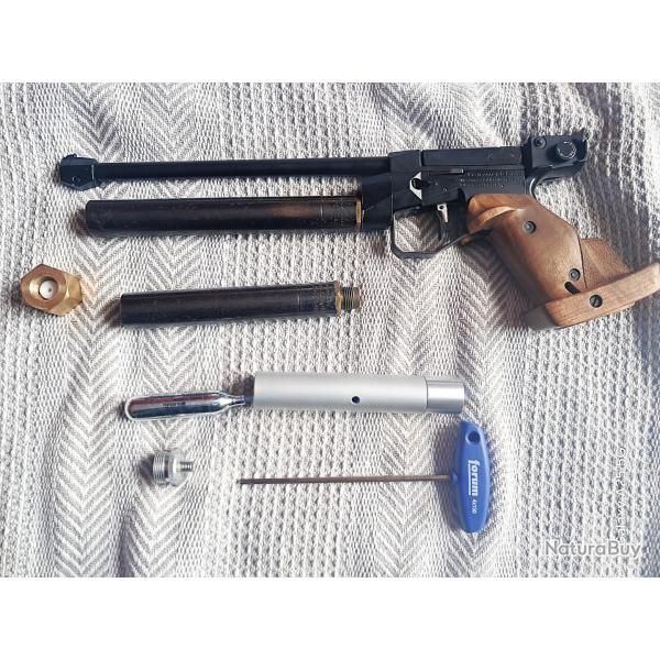 Pistolet de match FEINWERKBAU mod�le C10 droitier au CO2 & sparklet 12g cal. 4.5mm
