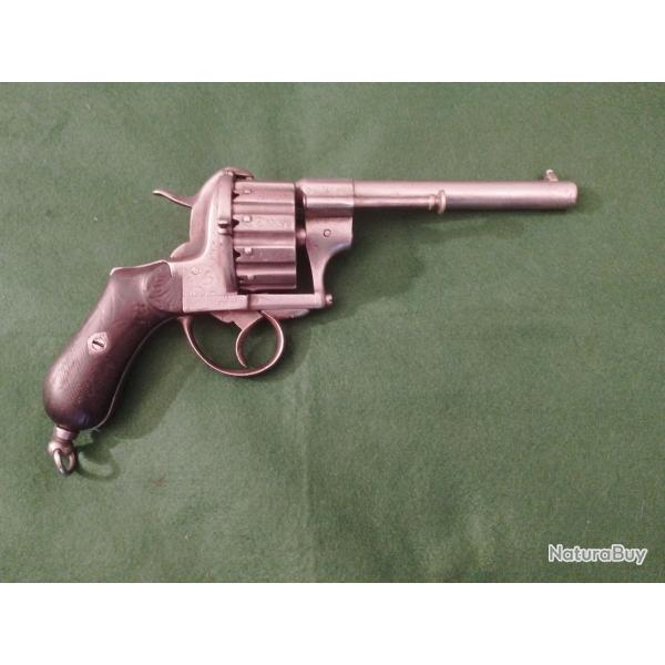 Revolver   a broches 12 coups  Type Lefauchaux  ( Lefauchaux Brevet�e) vers  1860.