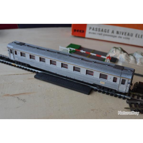 Un lot de vagons de train �lectrique( meccano, jouef) 6 pi�ces