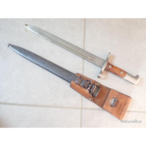 177921 RARE Baionnette Suisse Mdle 1889 modifi� en 1897 avec un rivet sur lame. Douille de 14 mm!!!