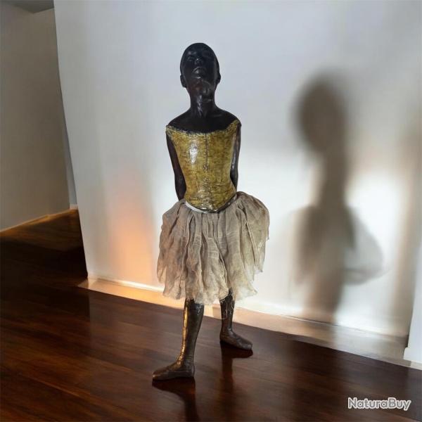 Sculpture la petite ballerine de 14 ans d'apr�s Degas bronze
