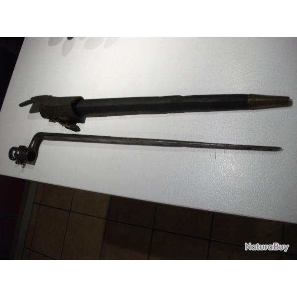 EQUIPEMENT MILITAIRE BAIONNETTE A DOUILLE AVEC FOURREAU ET SON PORTE FOURREAU