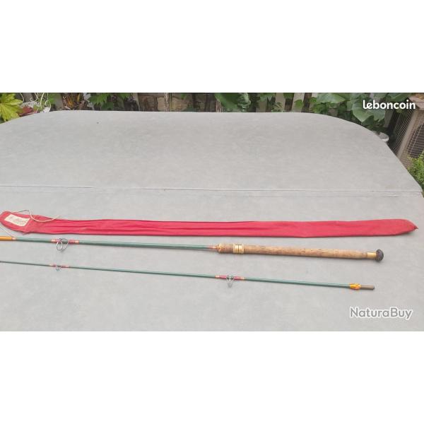 Ancienne canne peche rivi�re "mitchell companion" fiber glass , fibre de verre