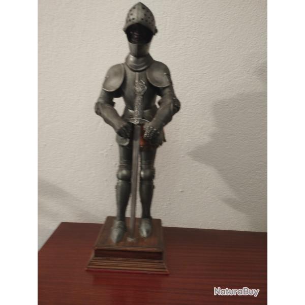 Armure ancienne du  style XVIIe si�cle, fabriqu�e � Tol�de.