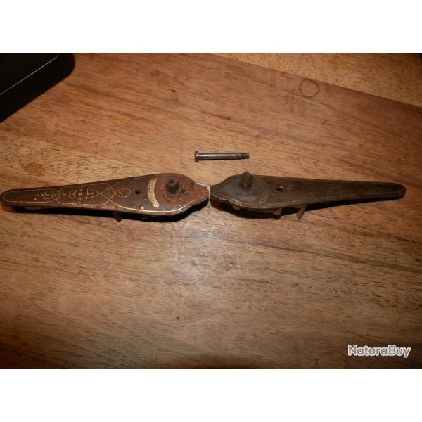 Paire de platines de fusil �  percussion "LEPIVER Arqu � St BRIEUC"