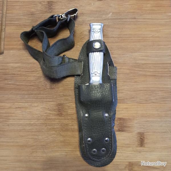 Couteau ou poignard militaire de la L�gion Etrang�re, � fixer sur le mollet avec �tui d'origine