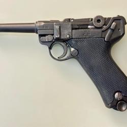 Pistolet luger P08 r&eacute;aliste en m&eacute;tal
