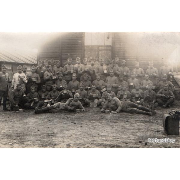 CPA -Photo - Un Groupe Soldats - N�4243