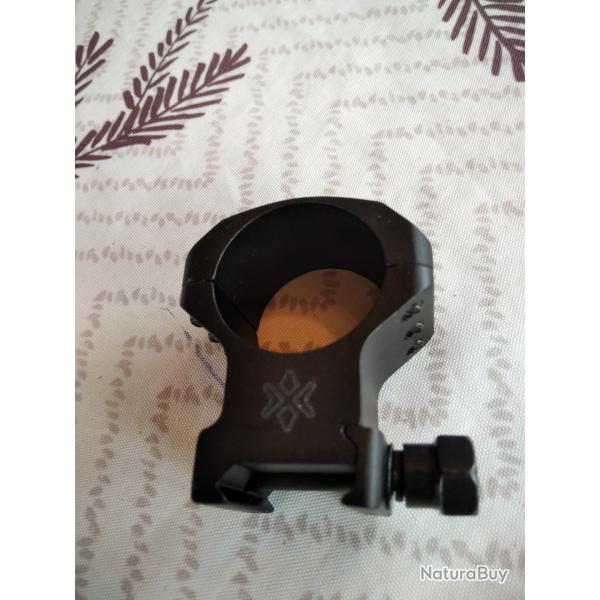 Vend 4 colliers montage lunette de tir diam�tre 30. pour rail de 21 .1  x hauteur 19mm et 1 x 12 mm