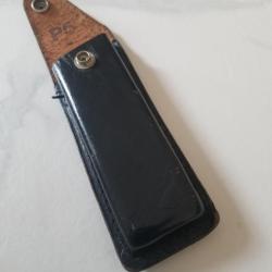 Porte chargeur.