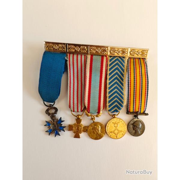 Lot 5 R�DUCTIONS officielles + barrette compl�te -