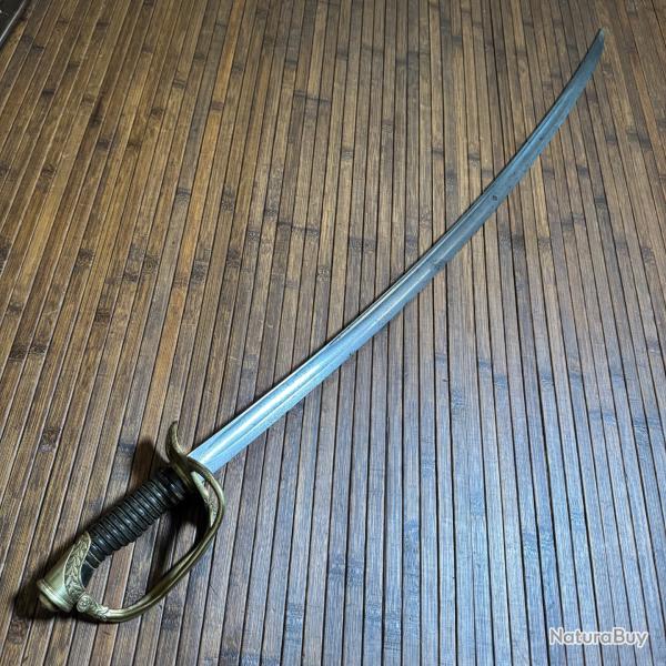 SABRE 1822 FRAN�AIS D'OFFICIER DE CAVALERIE FORG� PAR COULAUX A KLINGENTHAL LAME POIN�ONN�