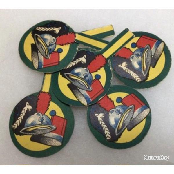 FRANCE 1 GM - LOT DE 5 EPINGLETTES COMMEMORATIVES casque GUERRE 1914 - 1918 en CARTON (AUTHENTIQUE)