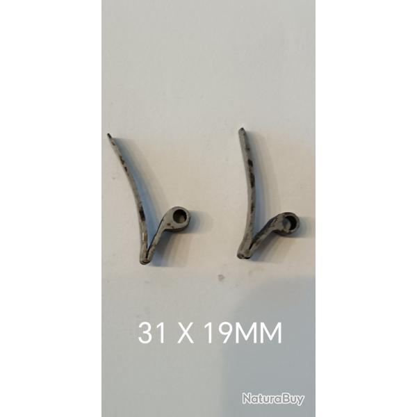 LOT DE 2 RESSORTS EN "V"  LOT 30