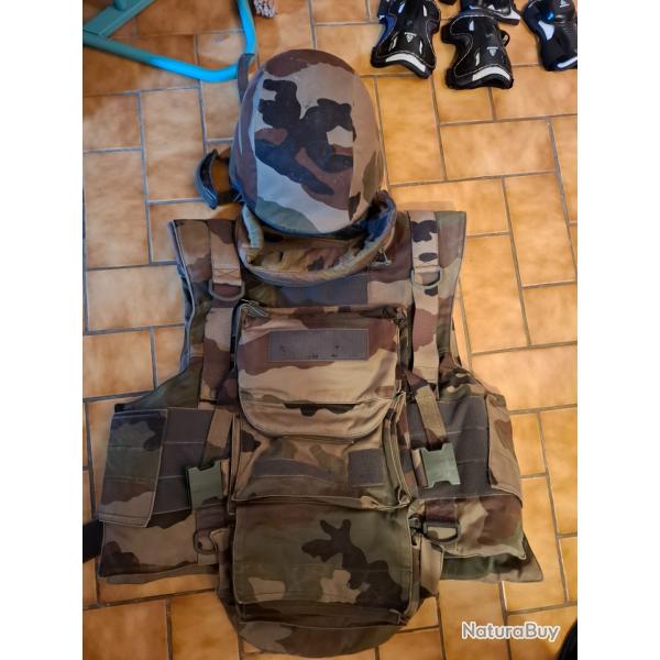 Casque SPECTRA marque GALET et une housse pare-clats camoufl Arme Franaise