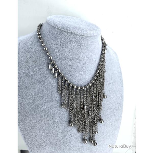 Imposant collier en argent - ras le cou