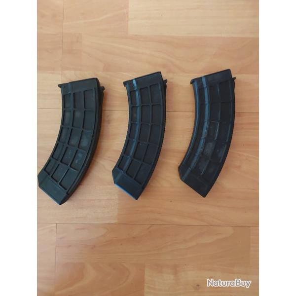 Lot 3 chargeurs mid-cap AK47 / AK74 AEG - polym�re noir