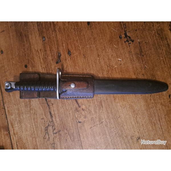 Ancienne baonnette SIG 57, Waffenfabrik Bern, numrote 'W 21974' Wenger, fourreau et porte gousset