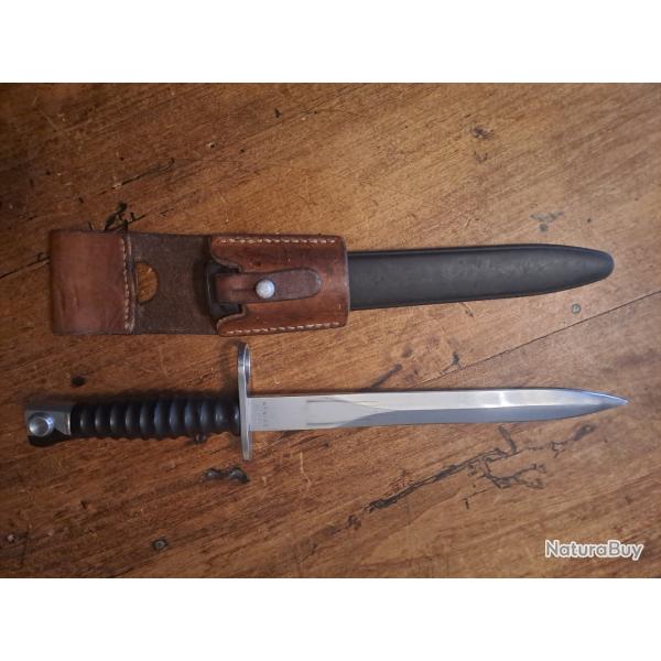 Trs ancienne baonnette SIG 57, Waffenfabrik Bern, numrote  'WENGER 7396', fourreau et gousset