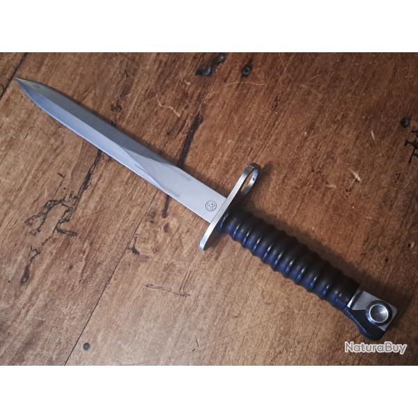 Ba�onnette SIG 57, Waffenfabrik Bern, num�rot�e 'V 312319' par Victorinox, fourreau sans PG