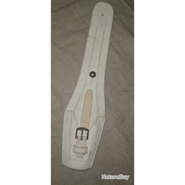 Porte baonnette en buffle blanc pour Mousqueton,  lebel ou autre ( 1 )