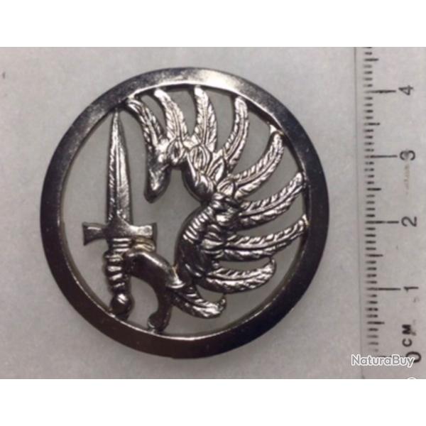 FRANCE - INSIGNE DE BERET PARACHUTISTE FABRICATION