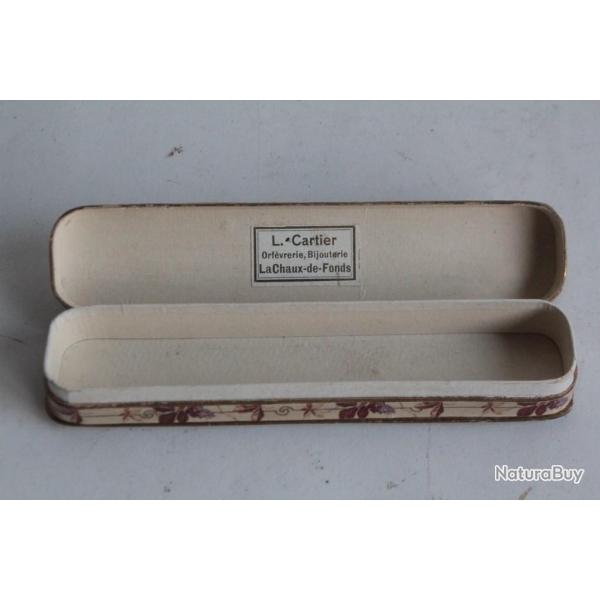 Ancien �crin pour bijoux carton L. Cartier La Chaux de Fonds