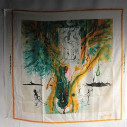 Salvador DALI Sérigraphie sur soie La table d'émeraude
