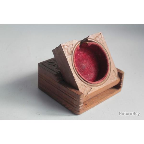 Boite Porte montre de gousset bois sculpt Berne Art populaire