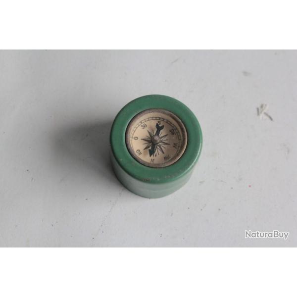 Ancien Taille crayon Boussole