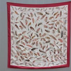 HERMES Foulard soie Plumes Henri de Linar&egrave;s