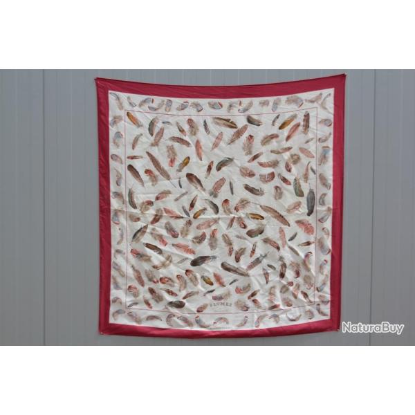 HERMES Foulard soie Plumes Henri de Linar�s