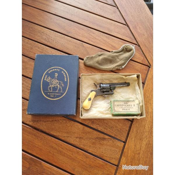 revolver � broche calibre 5mm �poque Napol�on 3