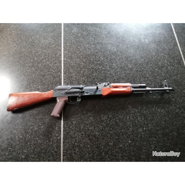 Rplique E&L AKM (AEG)