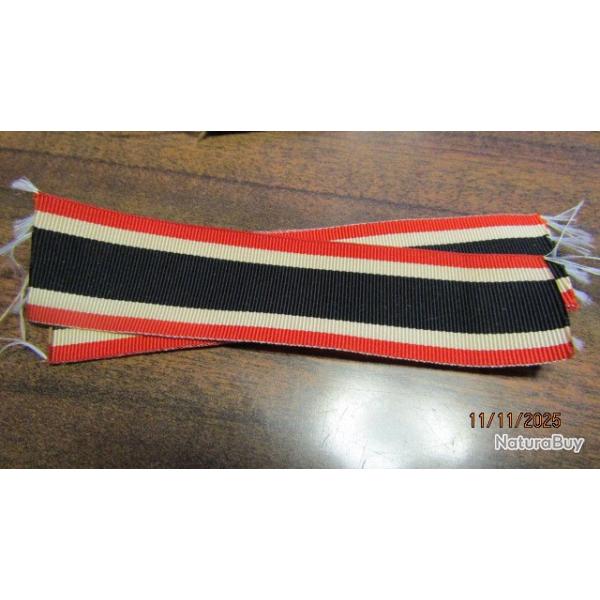Ruban de m�daille m�rite de guerre (12cm) ancien pas refabrication seconde guerre ww2
