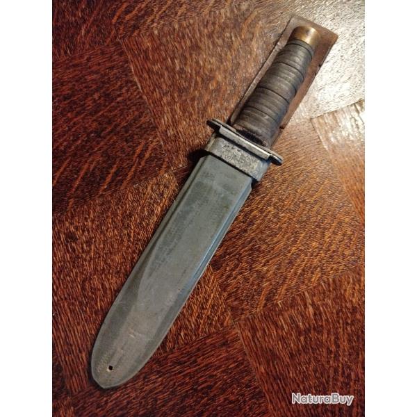 Couteau de combat USN Mark 2 Camillus marquage garde.